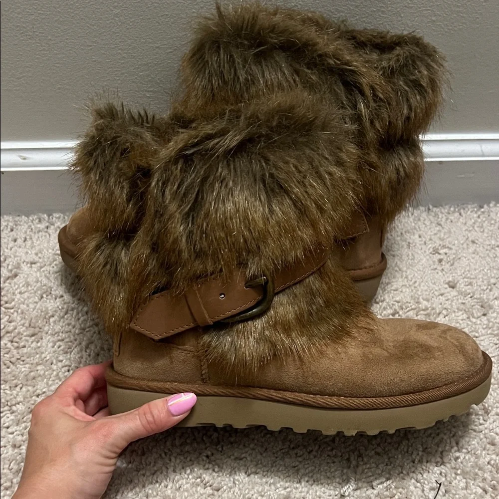 UGG Cozy Brown Fur-Lined Women's Boots - Picture 4 of 9